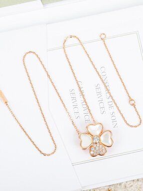 Van Cleef & Arpels Necklaces Alhambra 18K Rose Gold Heart Four Leaf Clover